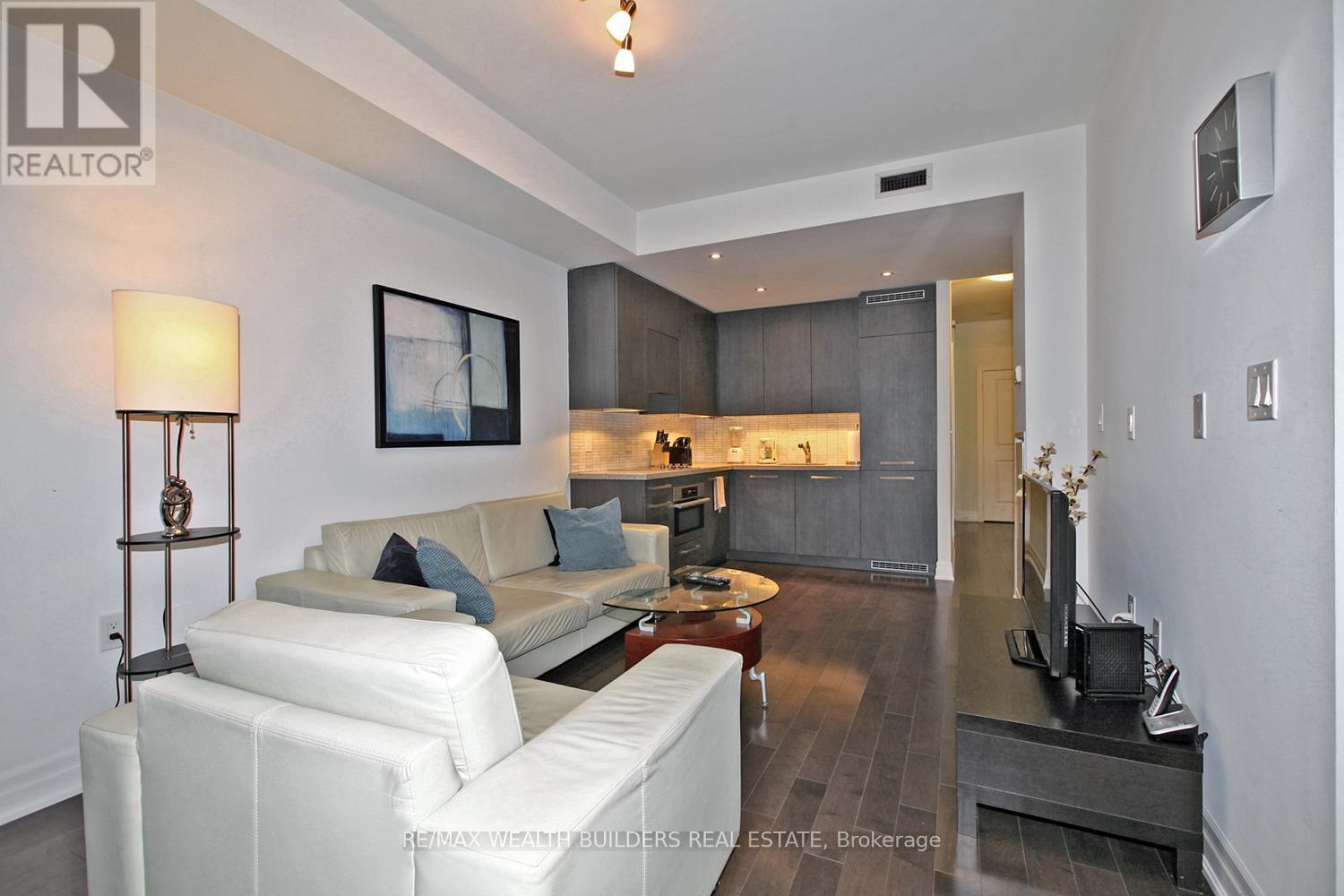 3512 - 8 The Esplanade Avenue, Toronto, Ontario  M5E 0A6 - Photo 5 - C12586444