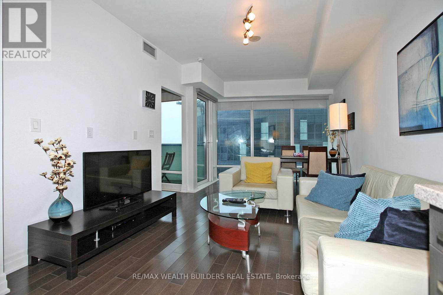 3512 - 8 The Esplanade Avenue, Toronto, Ontario  M5E 0A6 - Photo 7 - C12586444