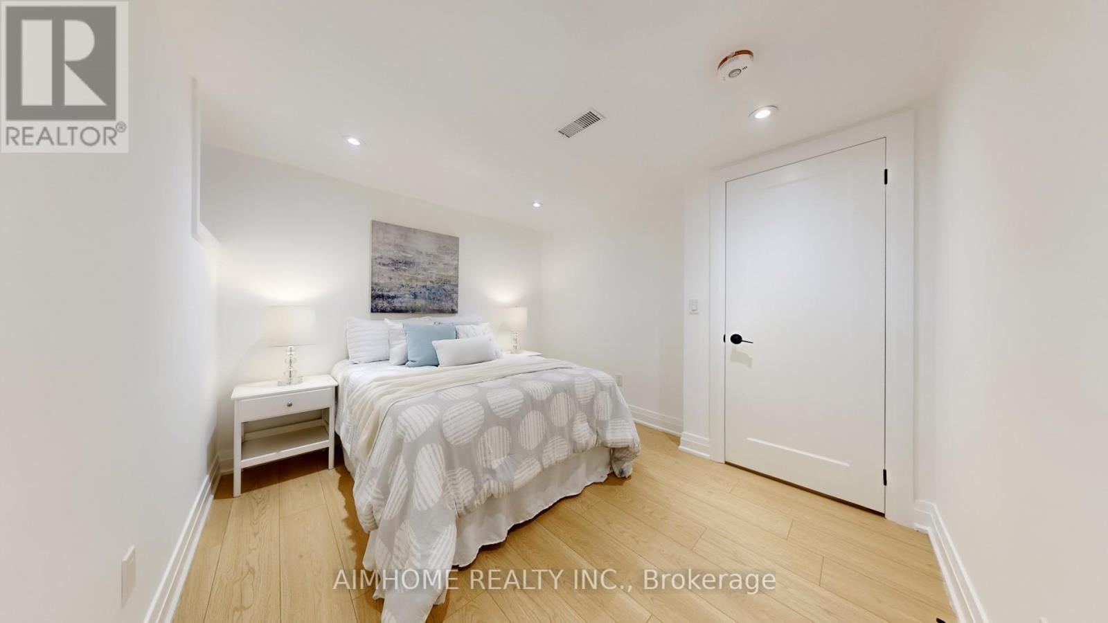 38 Sparkhall Avenue, Toronto, Ontario  M4K 1G5 - Photo 35 - E12586324