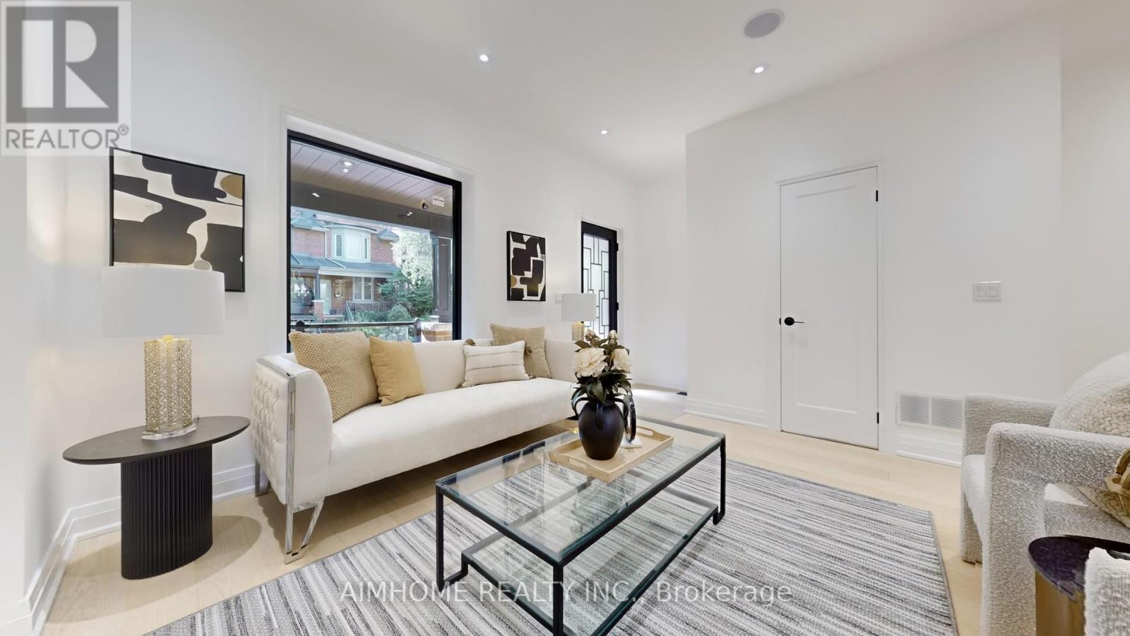 38 Sparkhall Avenue, Toronto, Ontario  M4K 1G5 - Photo 4 - E12586324