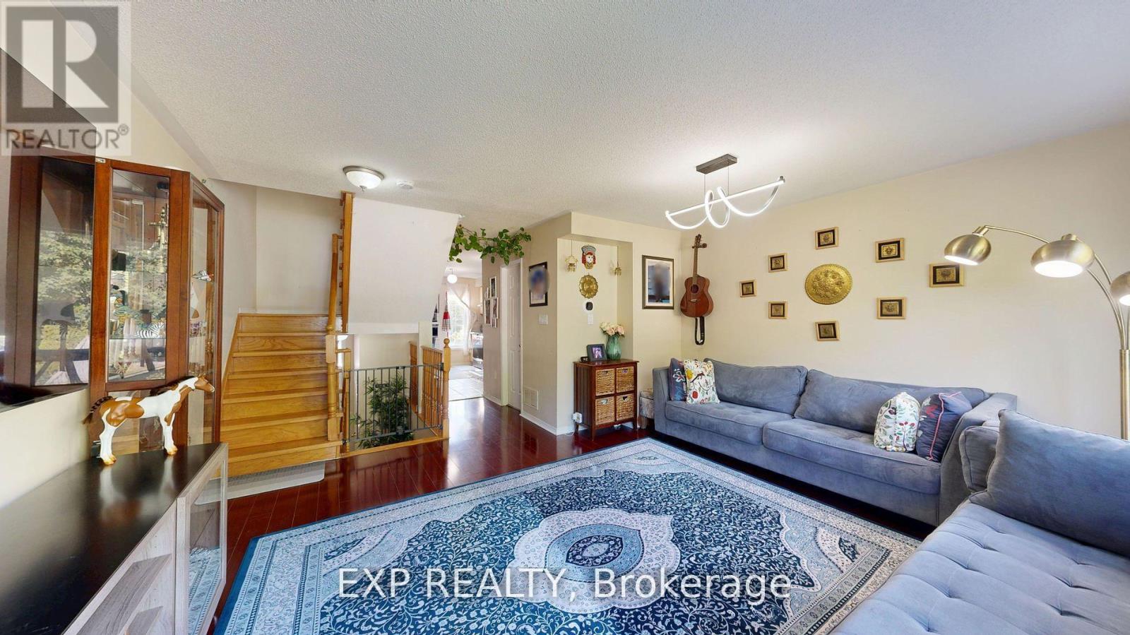 96 Conn Smythe Drive, Toronto, Ontario  M1J 3P5 - Photo 4 - E12586482