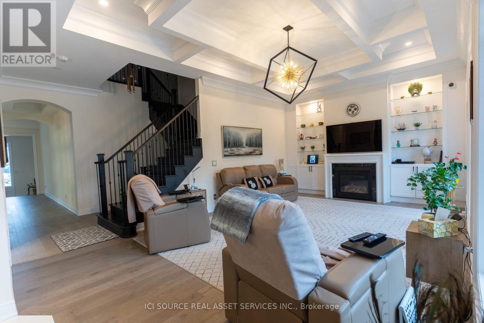 36 Blenheim Circle, Whitby, Ontario  L1P 0E3 - Photo 7 - E12579868