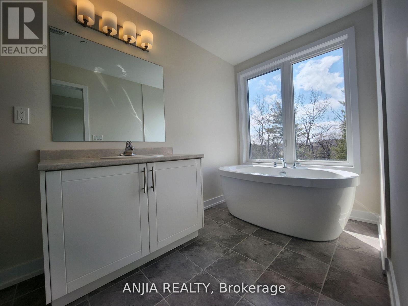 104 Credit Lane, Richmond Hill, Ontario  L4E 1G9 - Photo 24 - N12585528