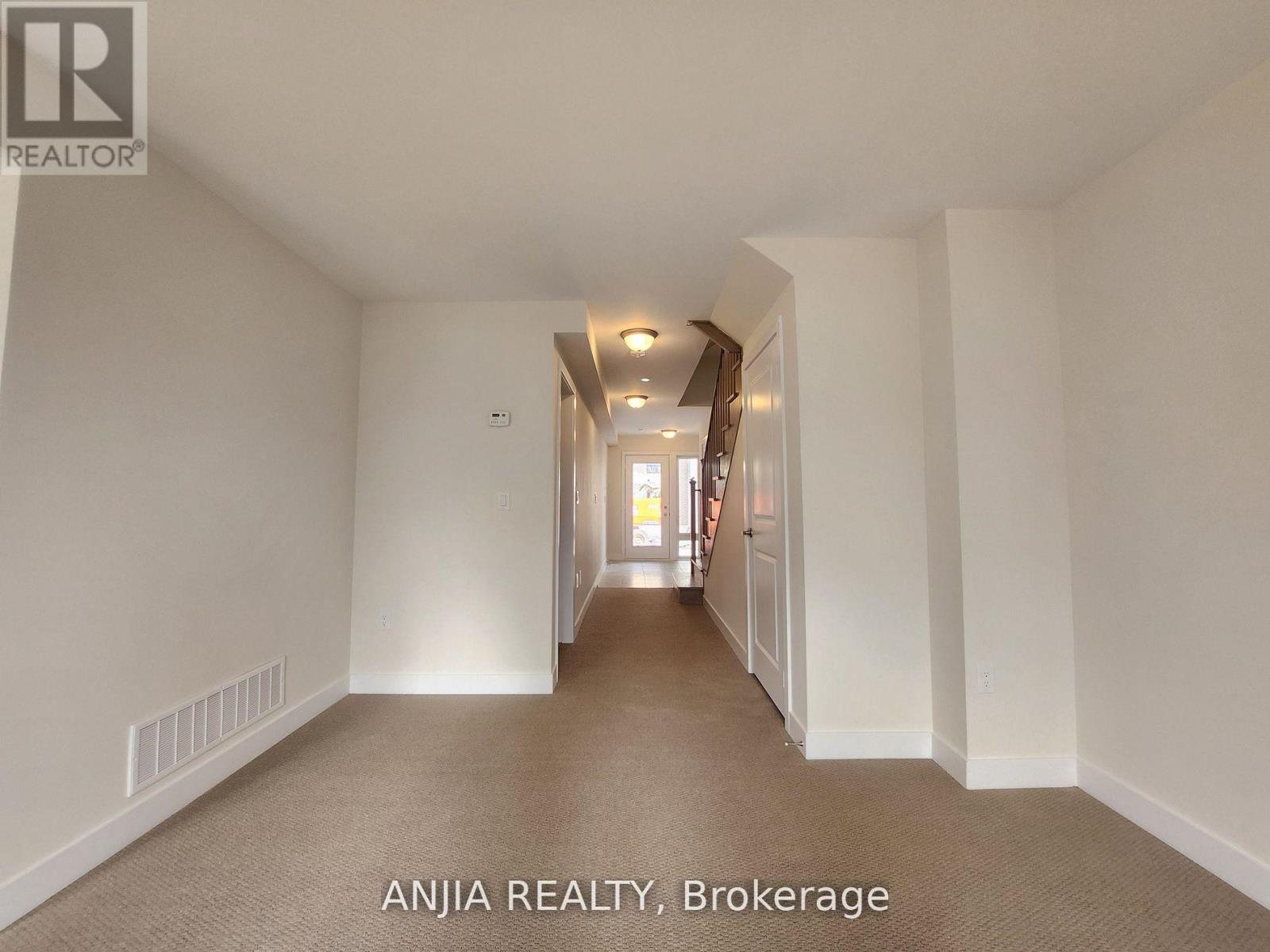 104 Credit Lane, Richmond Hill, Ontario  L4E 1G9 - Photo 6 - N12585528