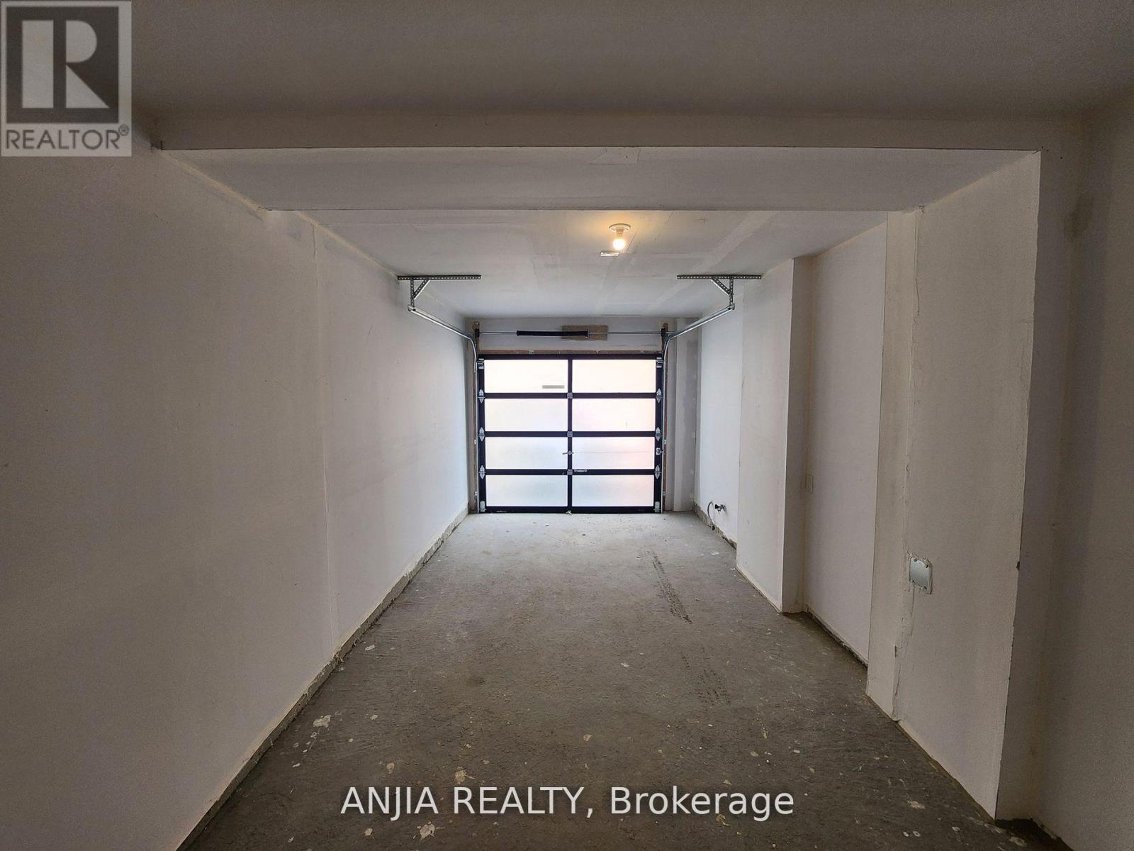 104 Credit Lane, Richmond Hill, Ontario  L4E 1G9 - Photo 33 - N12585528