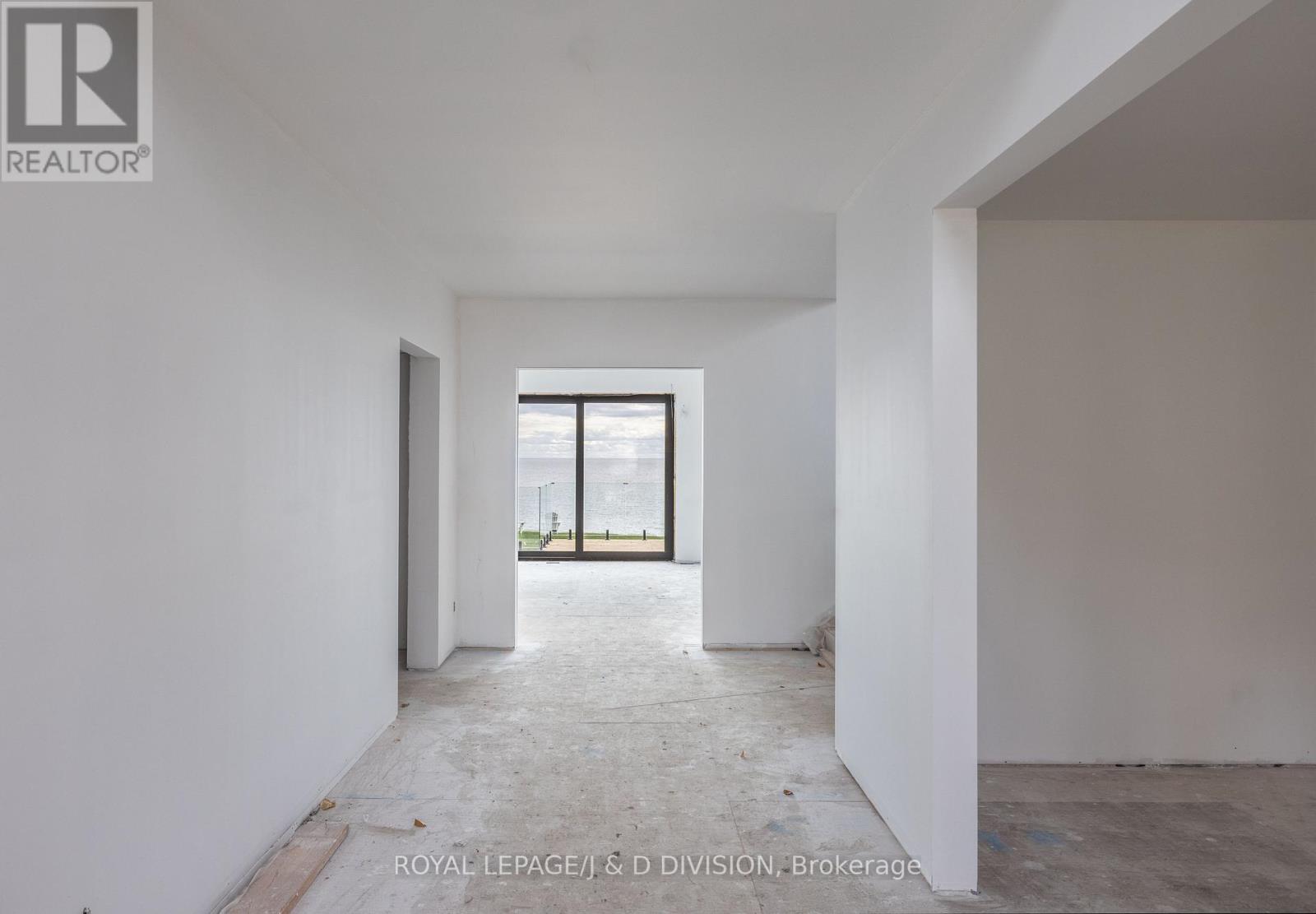 99 Lake Promenade, Toronto, Ontario  M8W 1A2 - Photo 7 - W12538034