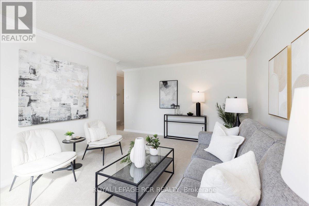 153 Stickwood Court, Newmarket, Ontario  L3Y 5V2 - Photo 6 - N12586330