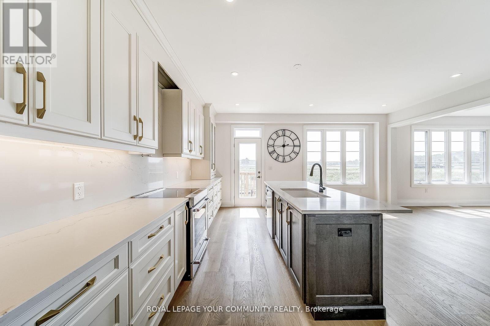 35 Big Canoe Drive, Georgina, Ontario  L0E 1R0 - Photo 19 - N12586358