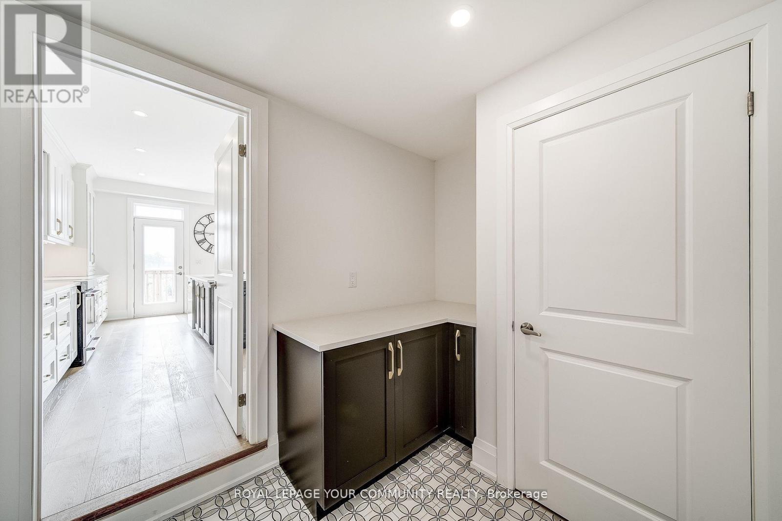 35 Big Canoe Drive, Georgina, Ontario  L0E 1R0 - Photo 22 - N12586358