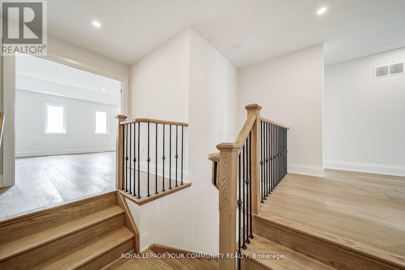 35 Big Canoe Drive, Georgina, Ontario  L0E 1R0 - Photo 23 - N12586358