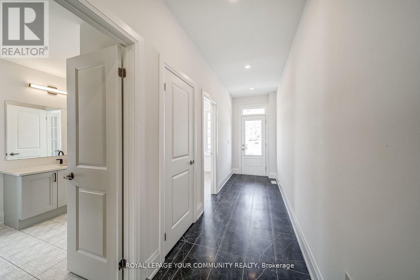 35 Big Canoe Drive, Georgina, Ontario  L0E 1R0 - Photo 6 - N12586358