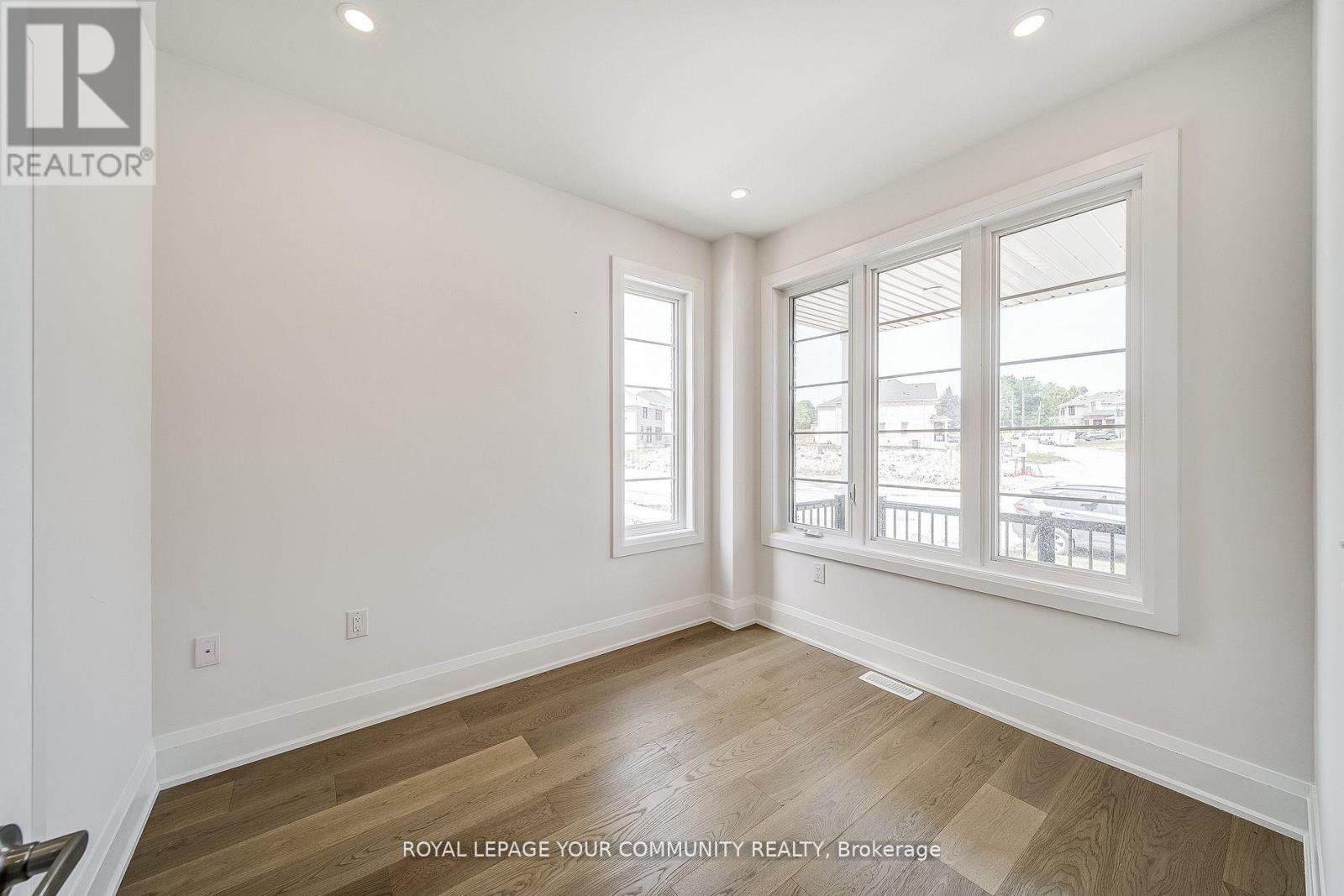 35 Big Canoe Drive, Georgina, Ontario  L0E 1R0 - Photo 8 - N12586358