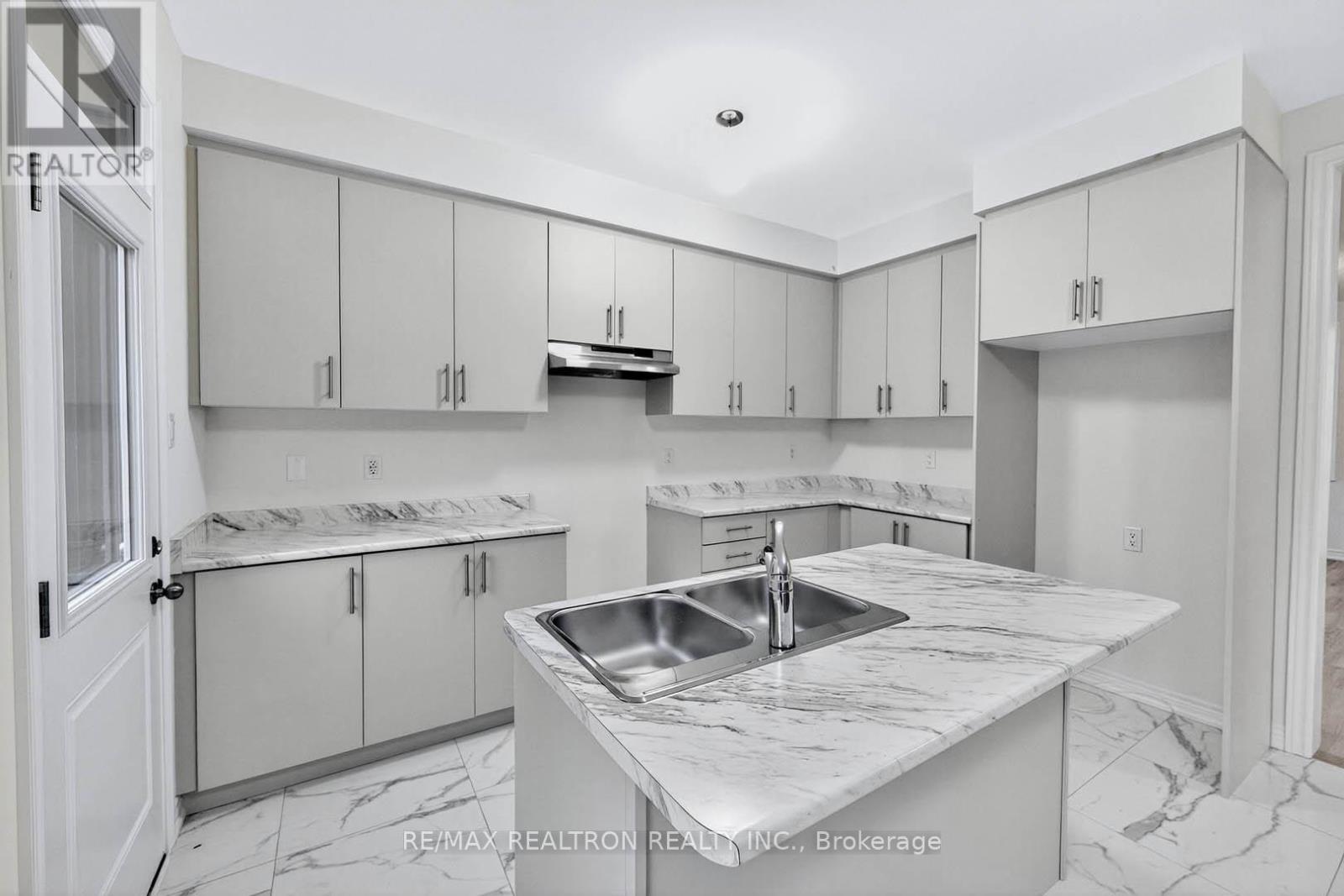 1 Wakefield Boulevard, Essa, Ontario  L3W 0L7 - Photo 14 - N12586440