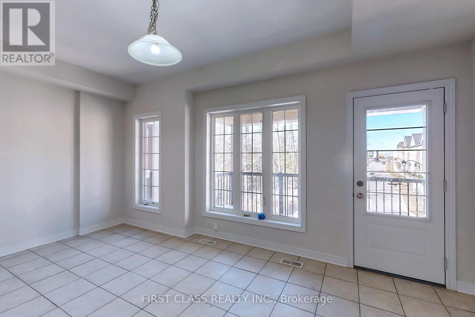 48 Battista Perri Drive, Markham, Ontario  L6E 0R6 - Photo 4 - N12586442