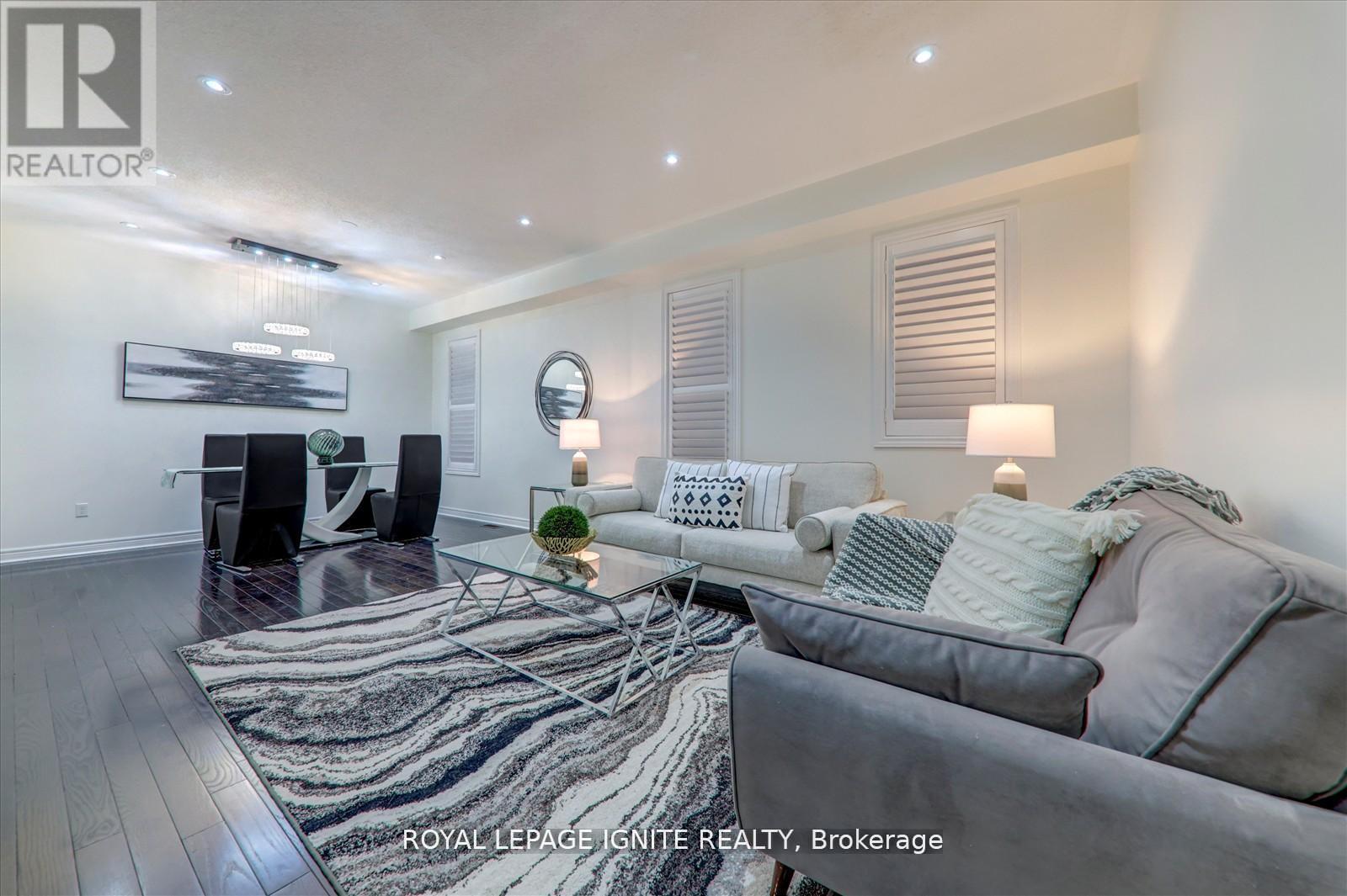 127 Noah's Farm Trail, Whitchurch-Stouffville, Ontario L4A 4P1 - Photo 3 - N12586460