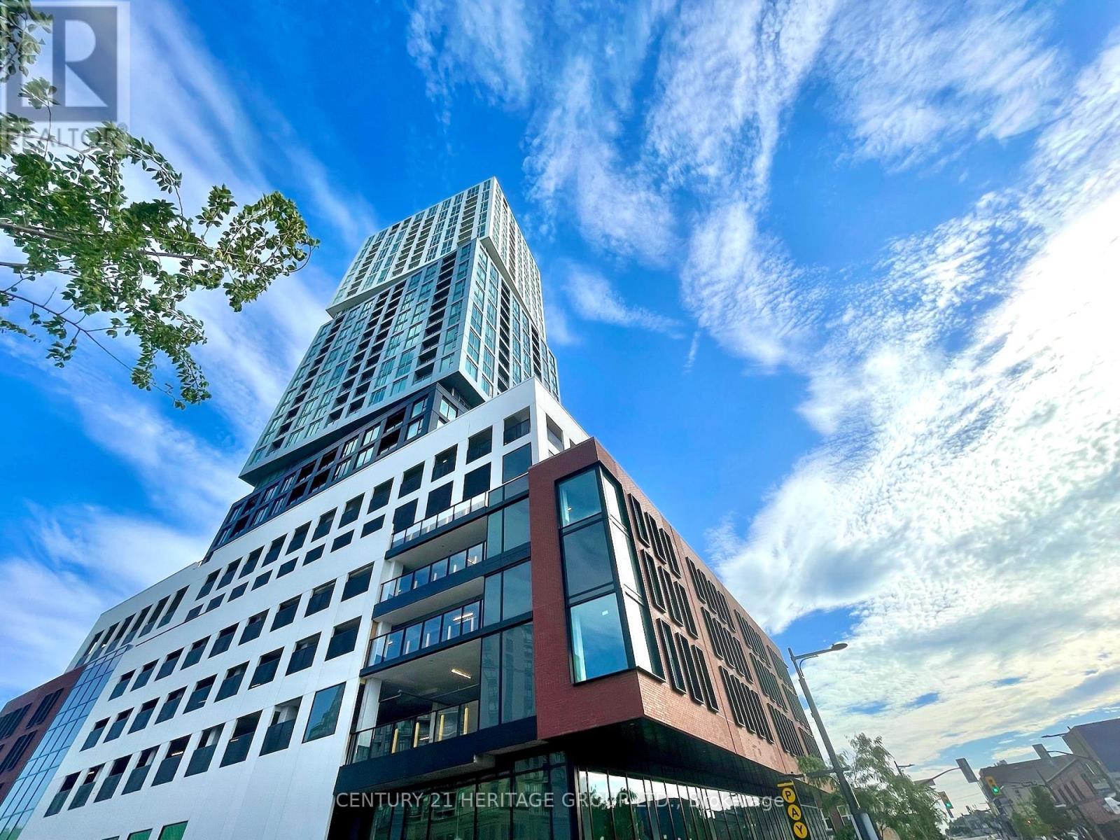 1403 - 39 Mary Street, Barrie, Ontario  L4N 1S9 - Photo 1 - S12586382