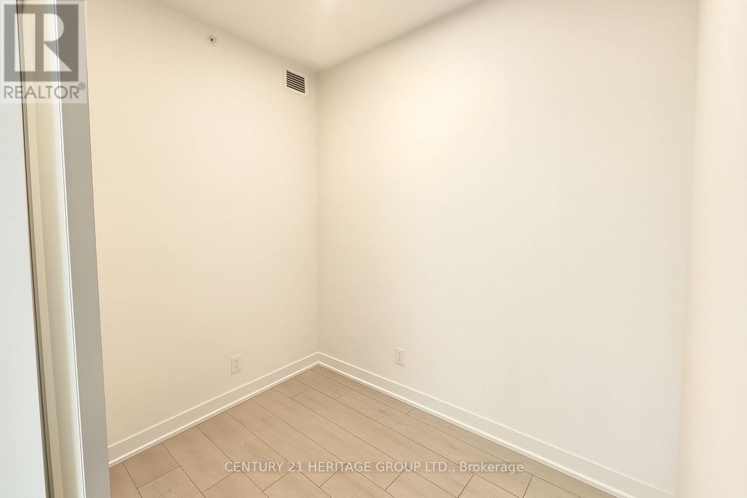 1403 - 39 Mary Street, Barrie, Ontario  L4N 1S9 - Photo 11 - S12586382