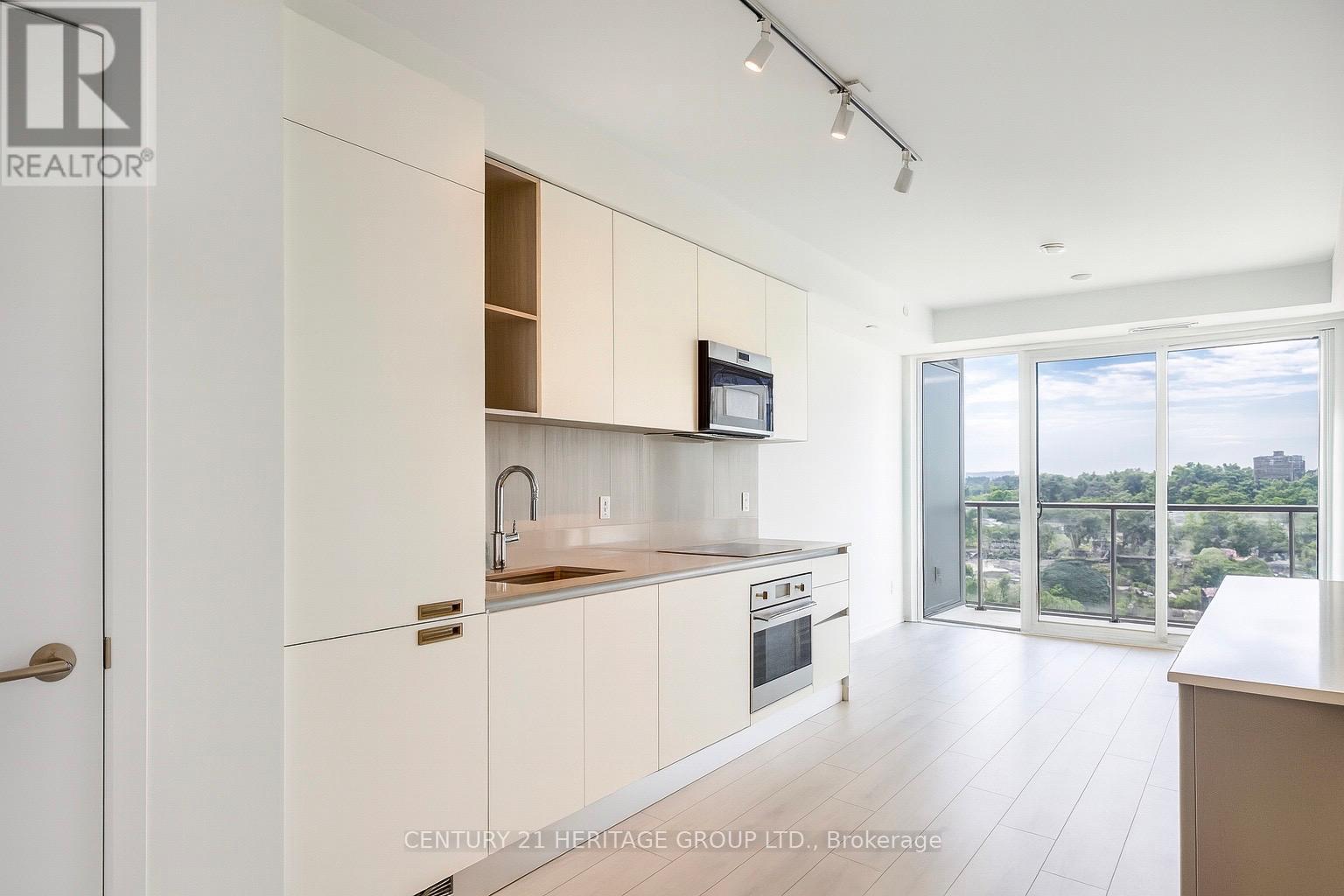 1403 - 39 Mary Street, Barrie, Ontario  L4N 1S9 - Photo 3 - S12586382