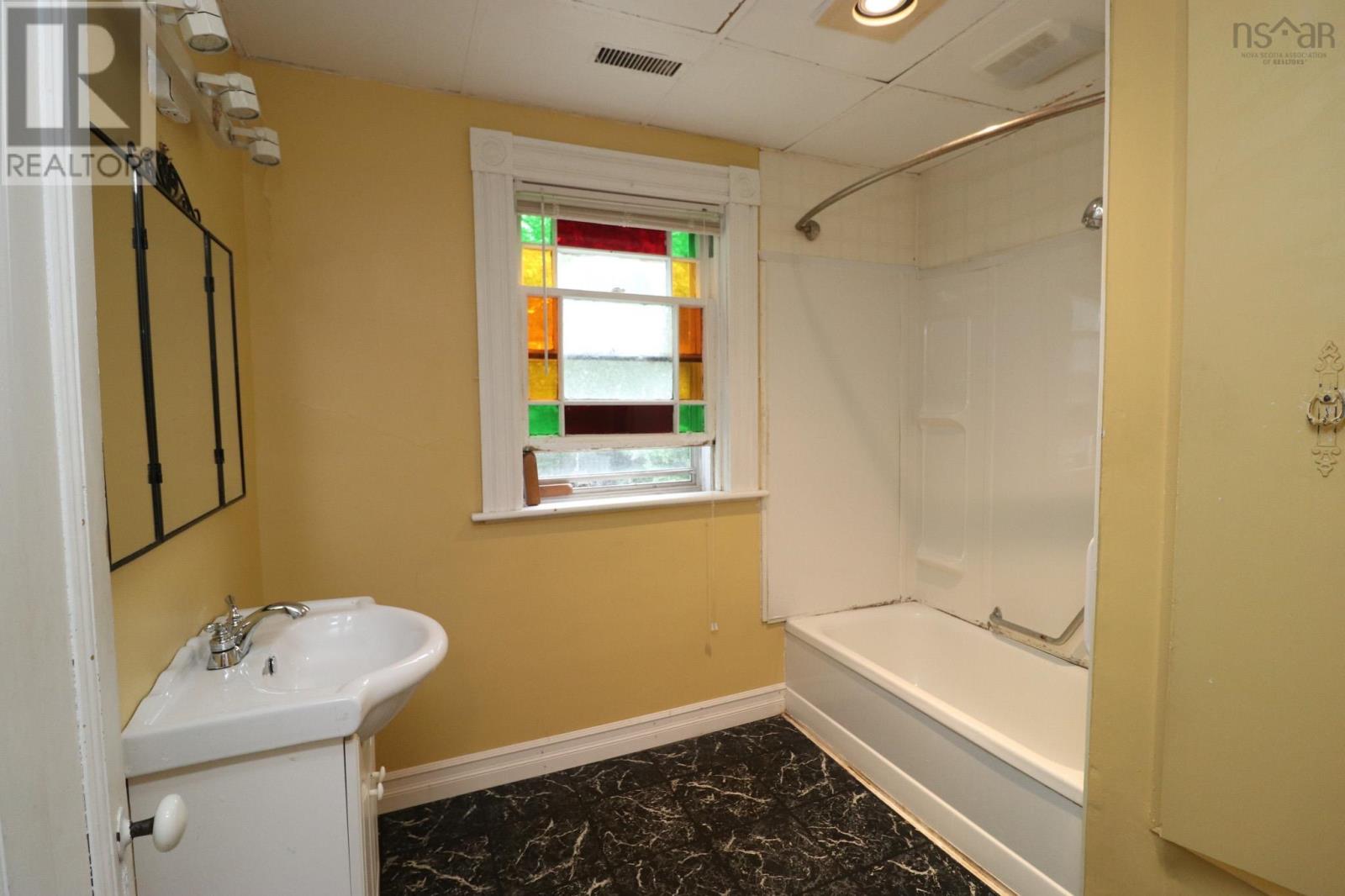 8 Lansdoon Place, Truro, Nova Scotia  B2N 2G1 - Photo 15 - 202522474