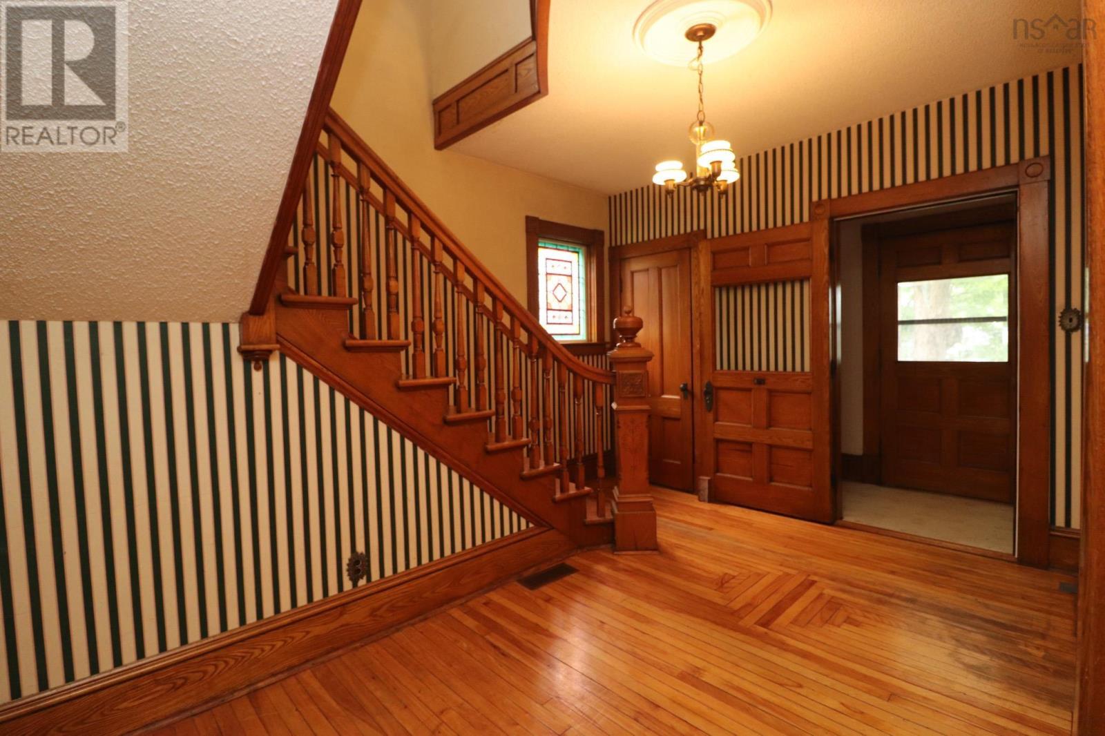 8 Lansdoon Place, Truro, Nova Scotia  B2N 2G1 - Photo 2 - 202522474