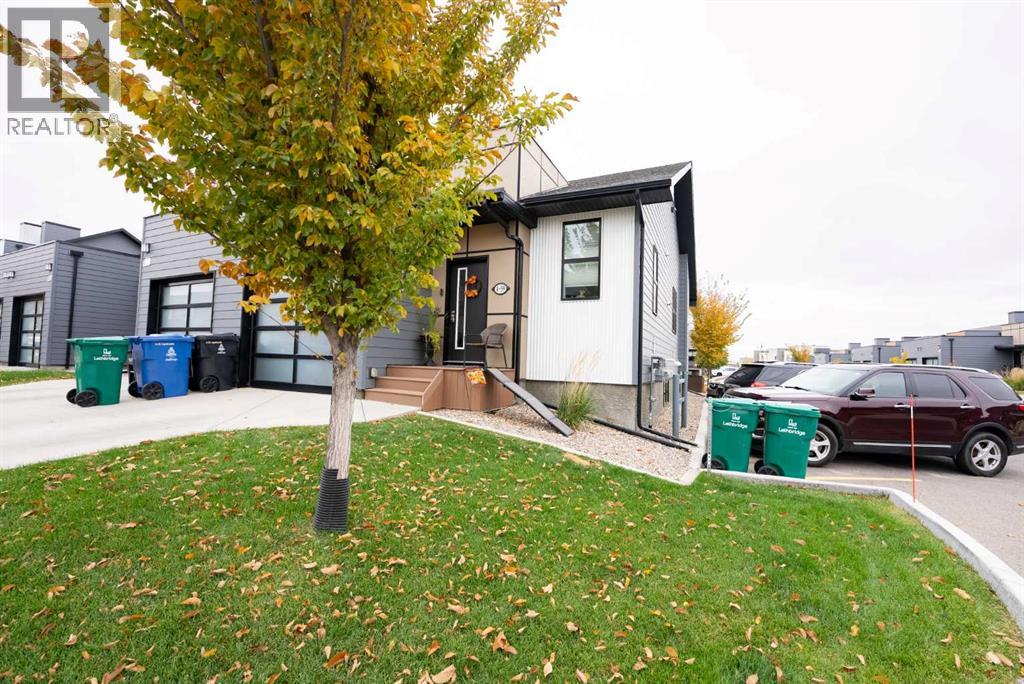 4, 59 Aquitania Circle W, Lethbridge, Alberta  T1J 5M5 - Photo 2 - A2264593