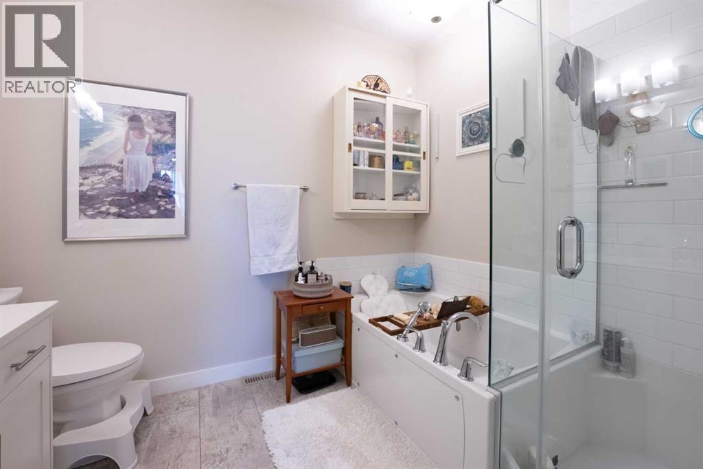 4, 59 Aquitania Circle W, Lethbridge, Alberta  T1J 5M5 - Photo 20 - A2264593