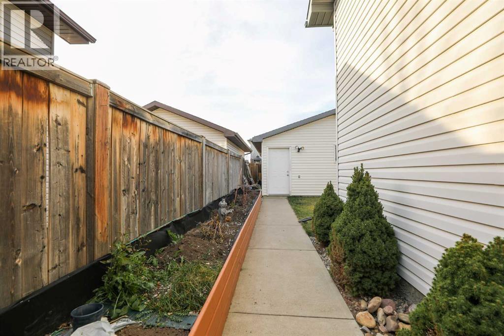 52 Lynx Road N, Lethbridge, Alberta  T1H 6V1 - Photo 7 - A2272825