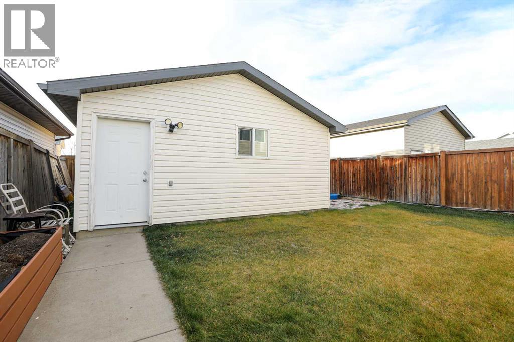 52 Lynx Road N, Lethbridge, Alberta  T1H 6V1 - Photo 4 - A2272825
