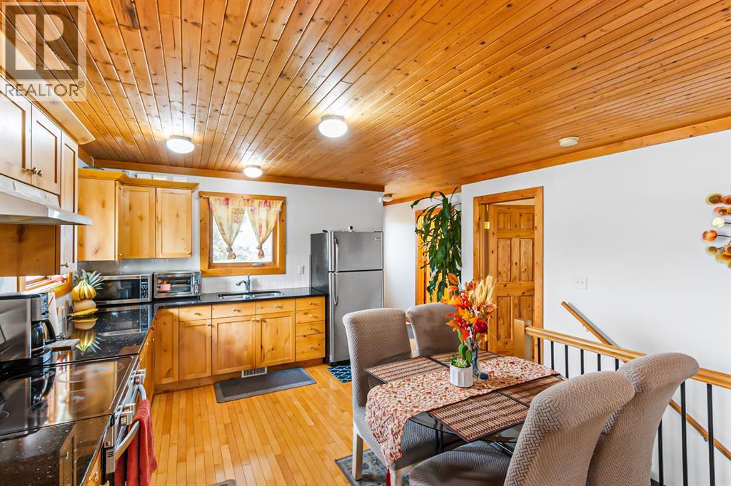 2018 24 Avenue, Didsbury, Alberta  T0M 0W0 - Photo 11 - A2262451