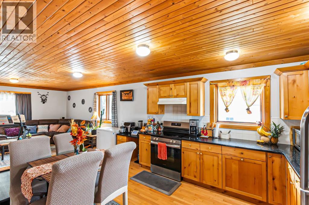 2018 24 Avenue, Didsbury, Alberta  T0M 0W0 - Photo 13 - A2262451