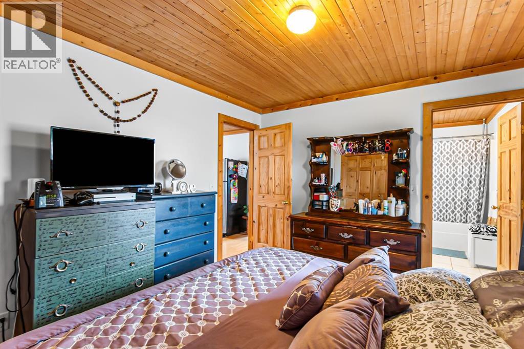 2018 24 Avenue, Didsbury, Alberta  T0M 0W0 - Photo 17 - A2262451