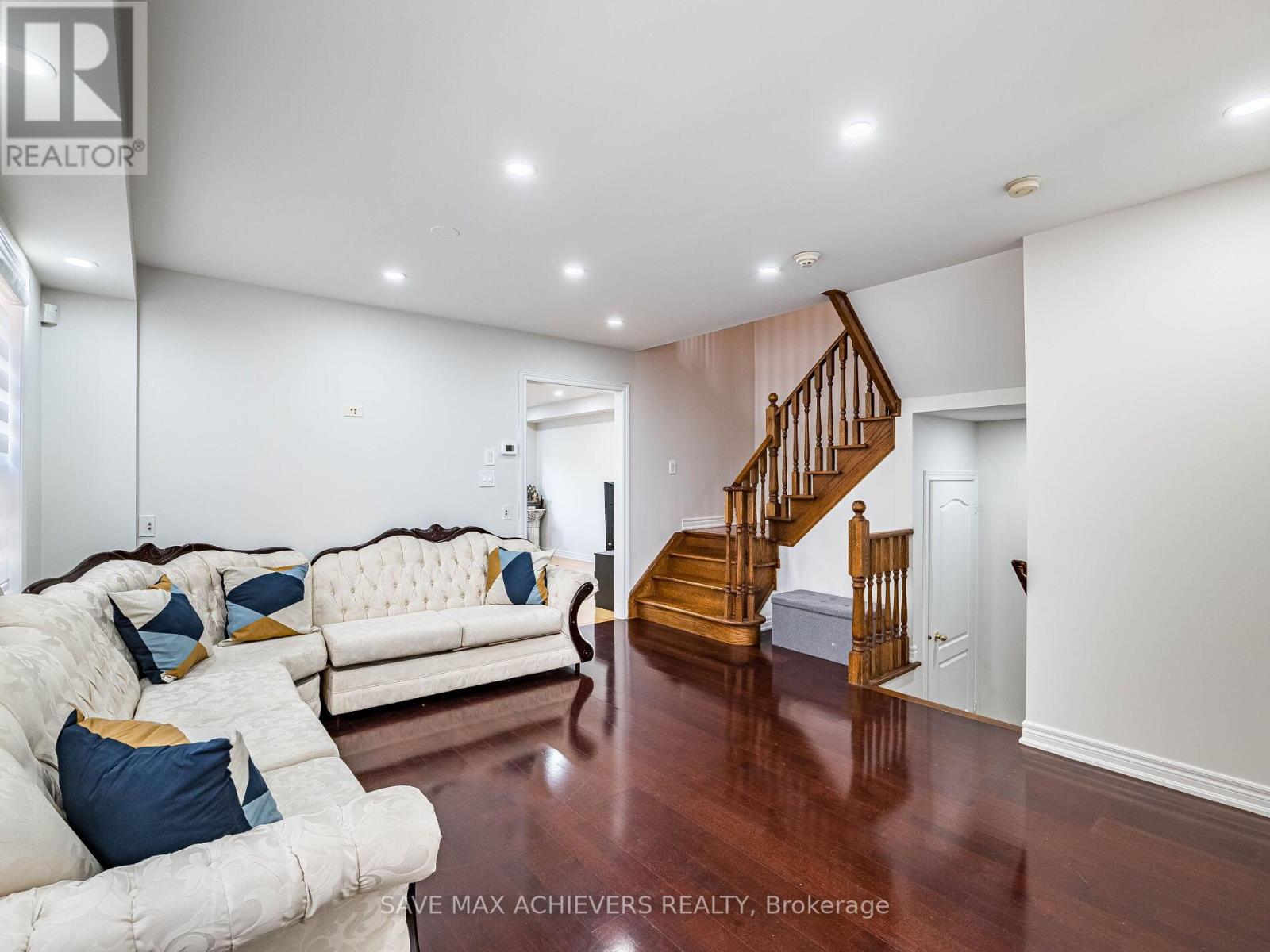 65 Eastview Gate, Brampton, Ontario  L6P 1N5 - Photo 10 - W12586364