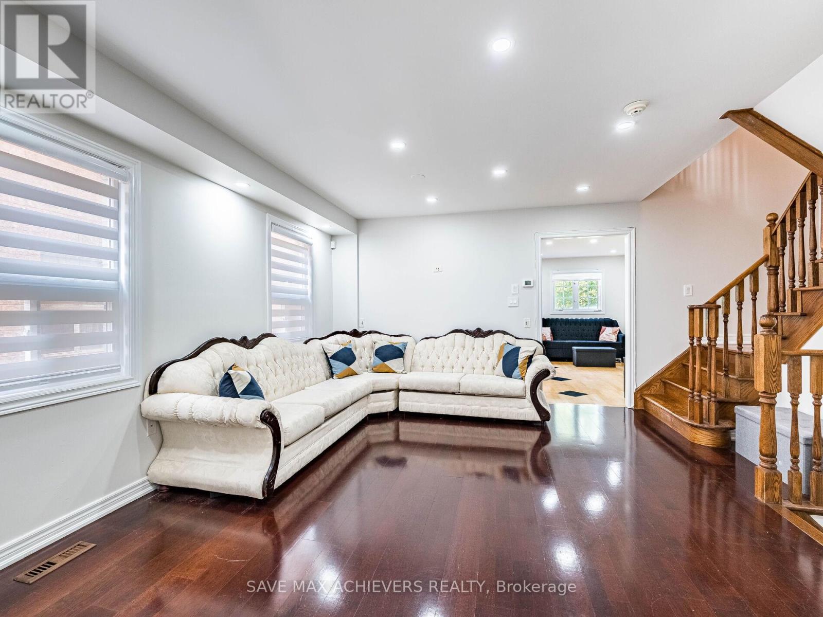 65 Eastview Gate, Brampton, Ontario  L6P 1N5 - Photo 7 - W12586364