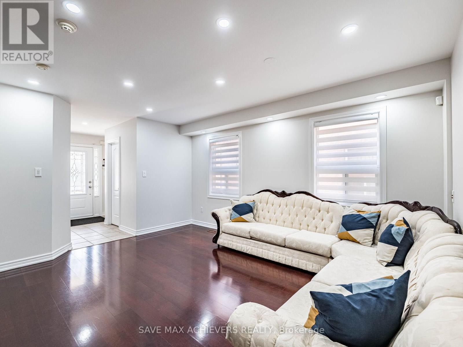 65 Eastview Gate, Brampton, Ontario  L6P 1N5 - Photo 8 - W12586364