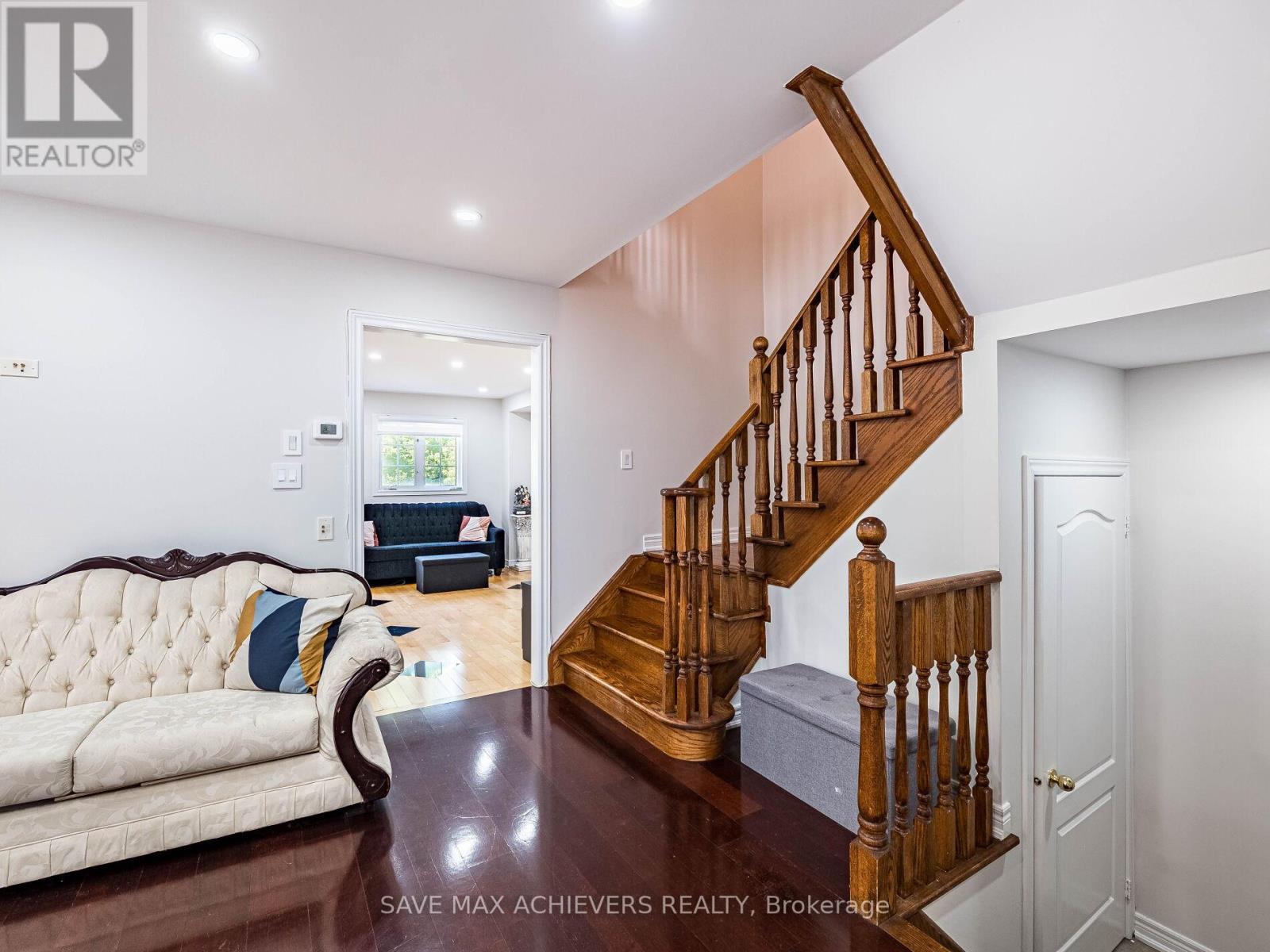 65 Eastview Gate, Brampton, Ontario  L6P 1N5 - Photo 9 - W12586364