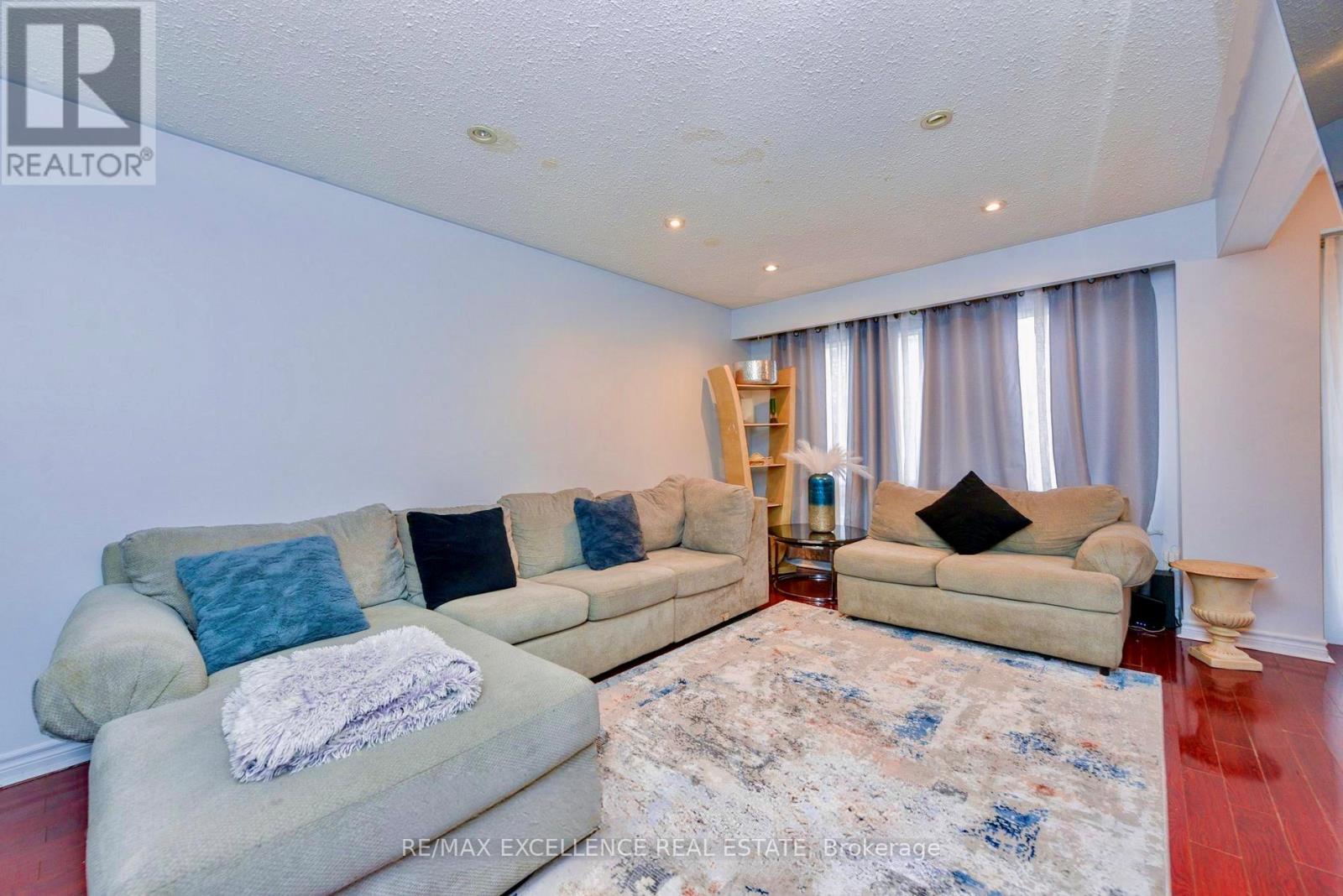 92 - 7500 Goreway Drive, Mississauga, Ontario  L4T 3C7 - Photo 4 - W12586372