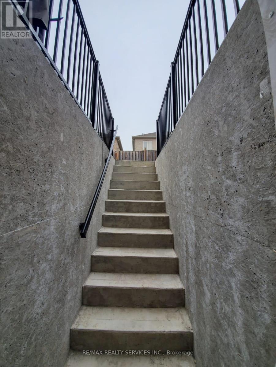 (Basement) - 4 Mellowood Avenue, Brampton, Ontario  L6P 2N9 - Photo 2 - W12586378