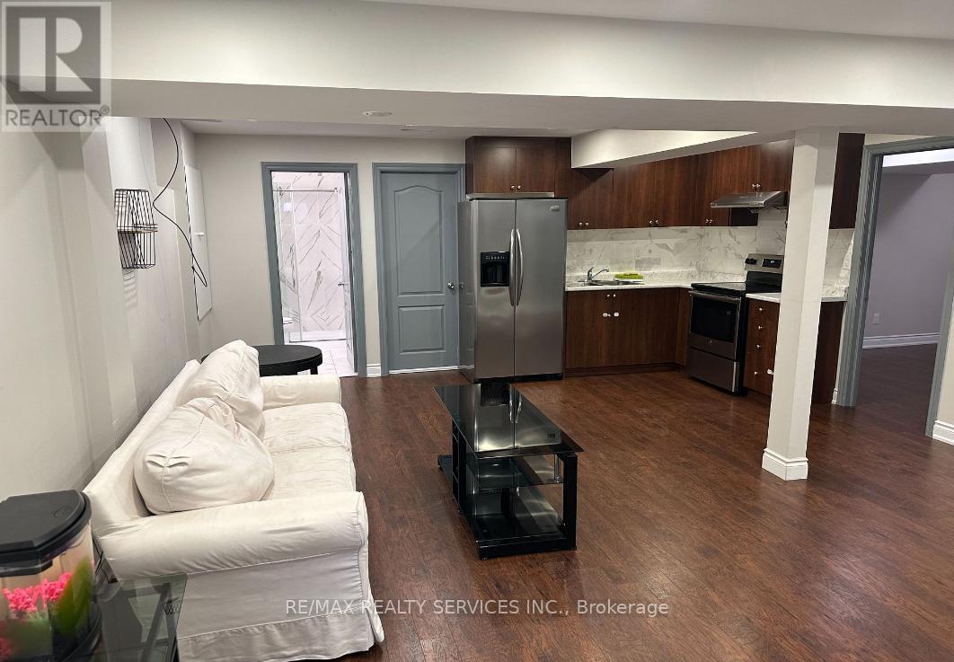 (Basement) - 4 Mellowood Avenue, Brampton, Ontario  L6P 2N9 - Photo 4 - W12586378