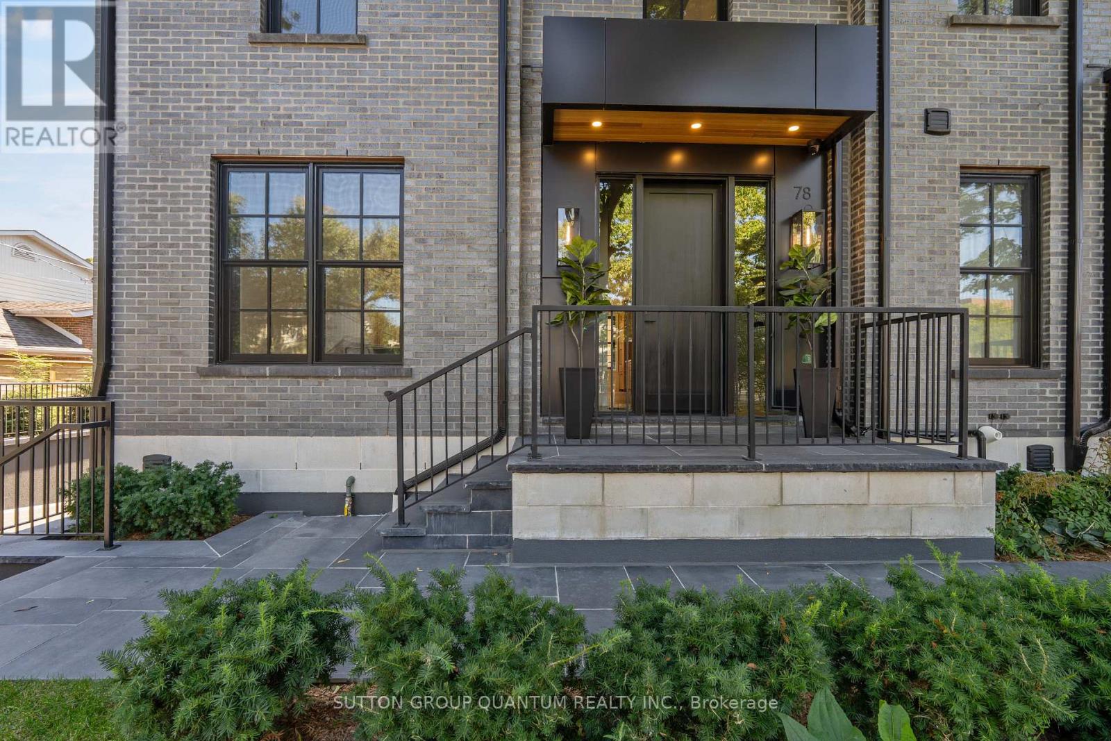 78 Trafalgar Road, Oakville, Ontario  L6J 2S7 - Photo 3 - W12586380