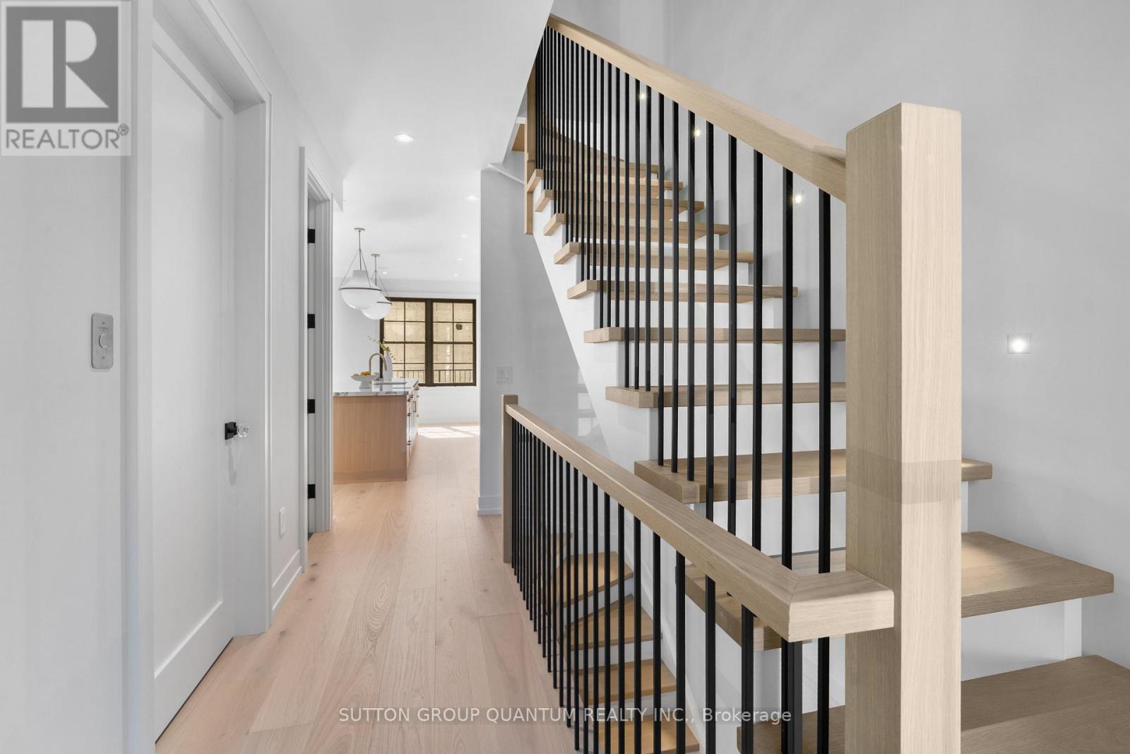 78 Trafalgar Road, Oakville, Ontario  L6J 2S7 - Photo 5 - W12586380