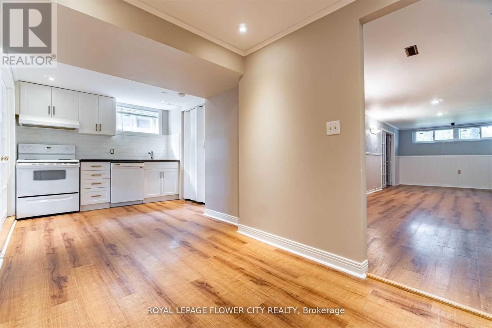 5 Grassmere Crescent, Brampton, Ontario  L6S 1C9 - Photo 19 - W12586404