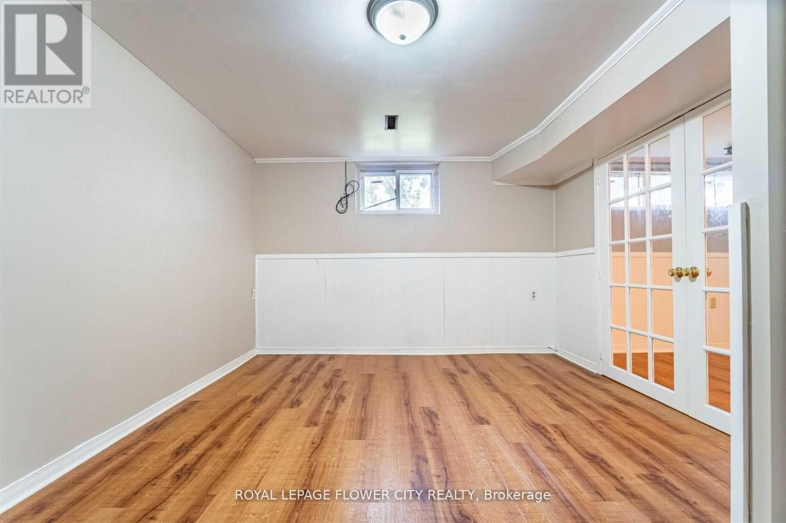 5 Grassmere Crescent, Brampton, Ontario  L6S 1C9 - Photo 9 - W12586404