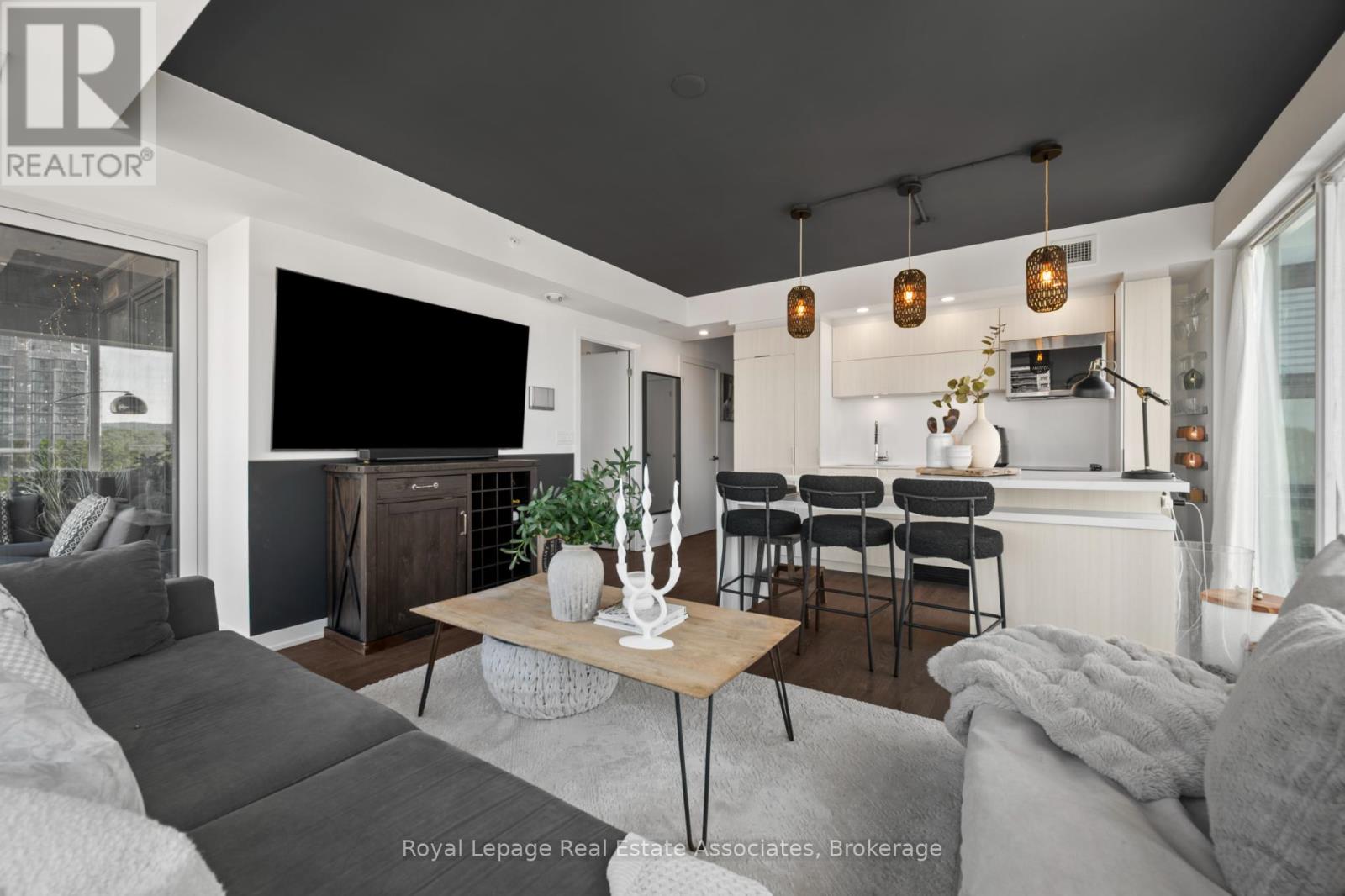 602 - 370 Martha Street, Burlington, Ontario  L7R 0G9 - Photo 9 - W12586432