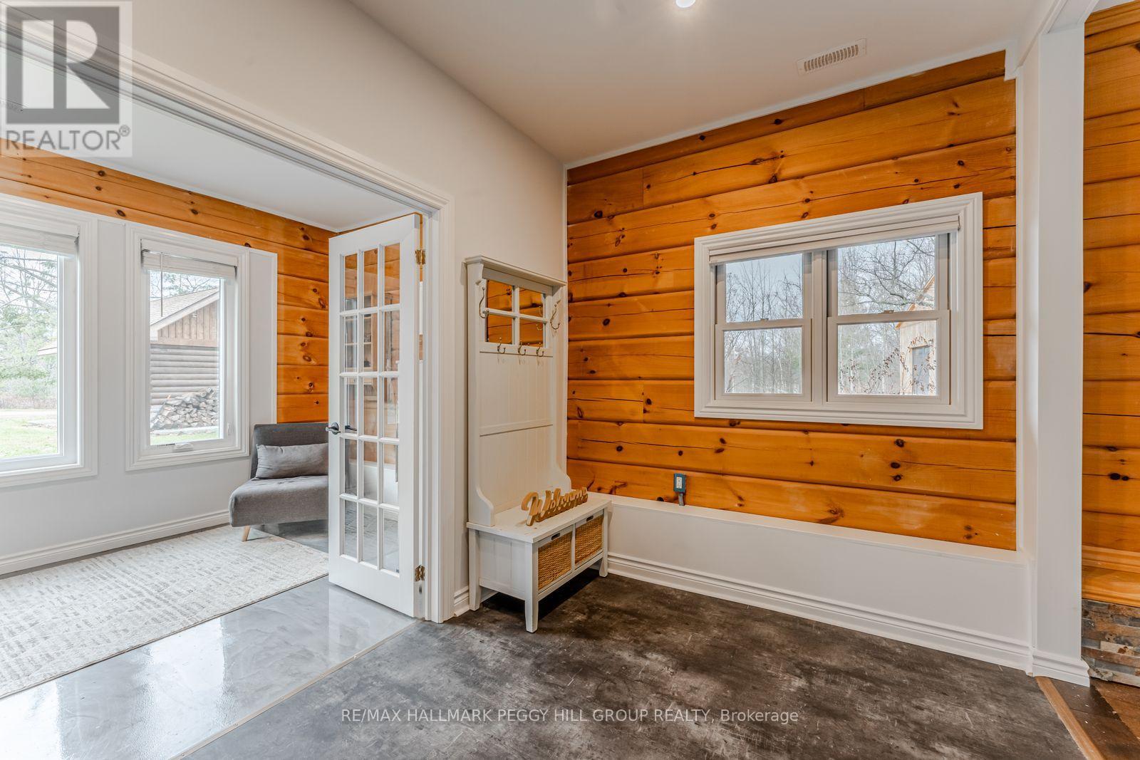 2504 Fairgrounds Road, Ramara, Ontario  L0K 2B0 - Photo 15 - S12523132