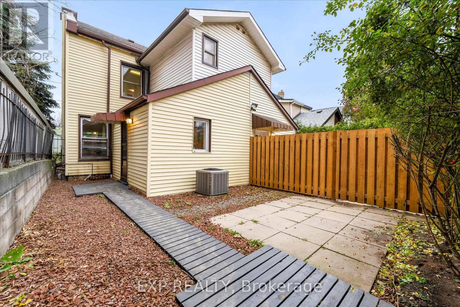 11 Ford Street, Hamilton, Ontario  L8N 2P4 - Photo 28 - X12586348