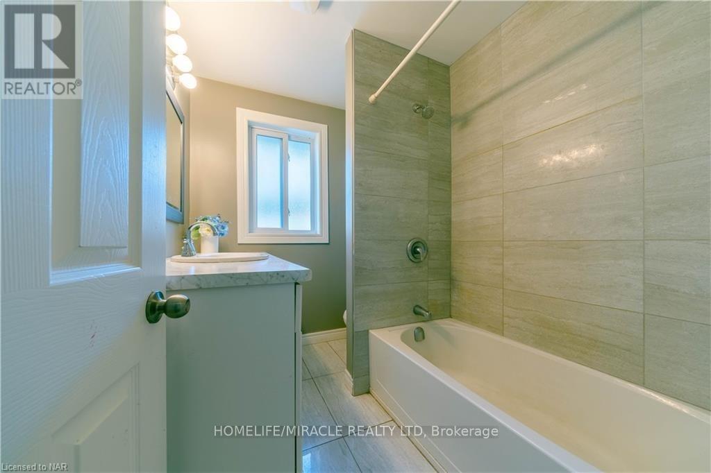 #main - 2256 Stanley Avenue, Niagara Falls, Ontario  L2J 0C8 - Photo 14 - X12586392