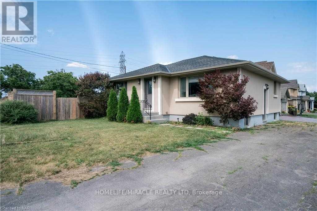 #main - 2256 Stanley Avenue, Niagara Falls, Ontario  L2J 0C8 - Photo 2 - X12586392