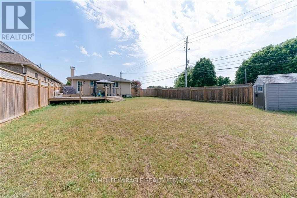 #main - 2256 Stanley Avenue, Niagara Falls, Ontario  L2J 0C8 - Photo 3 - X12586392