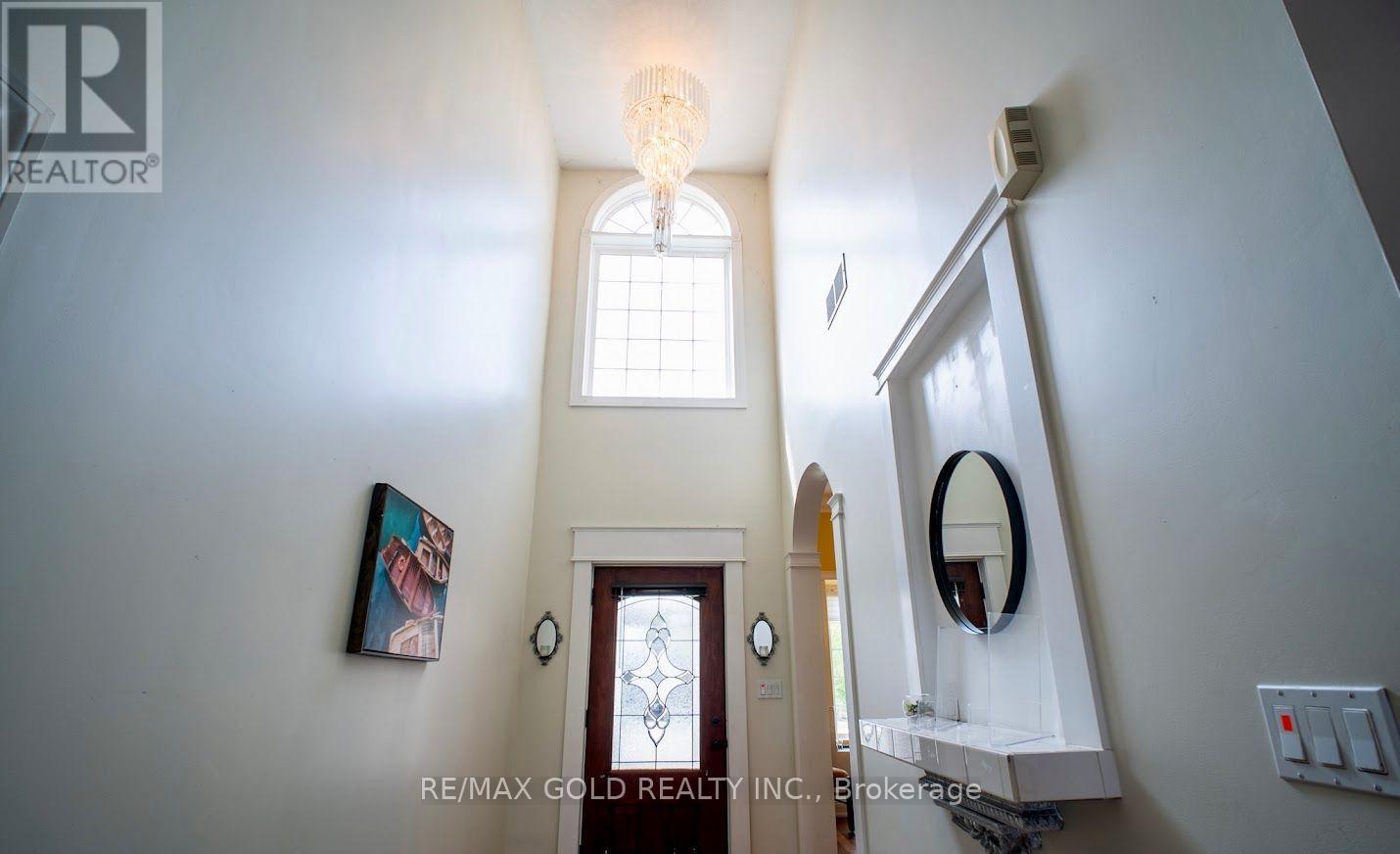 8905 Mcgarry Drive, Niagara Falls, Ontario  L2H 3P1 - Photo 2 - X12586400