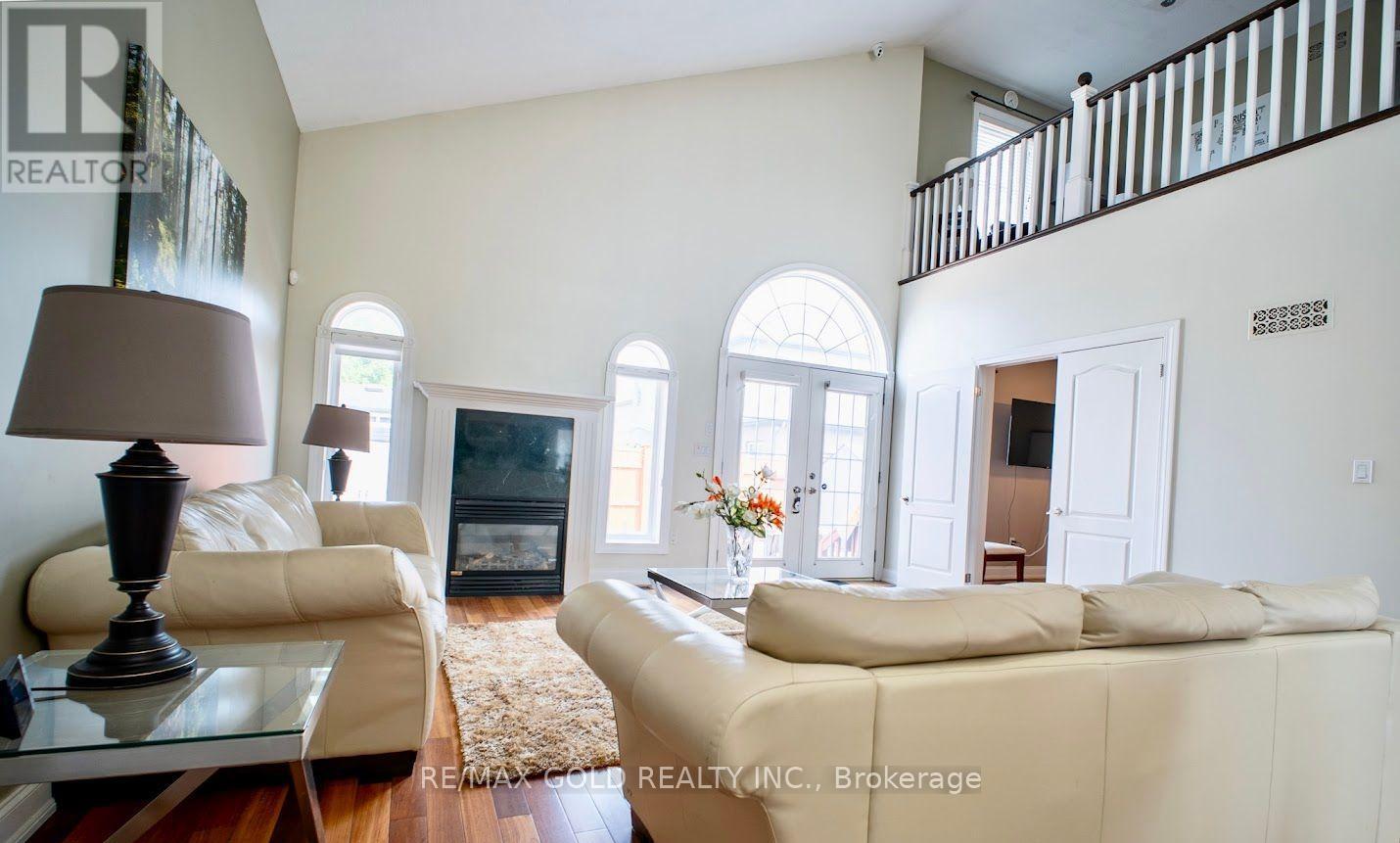 8905 Mcgarry Drive, Niagara Falls, Ontario  L2H 3P1 - Photo 4 - X12586400